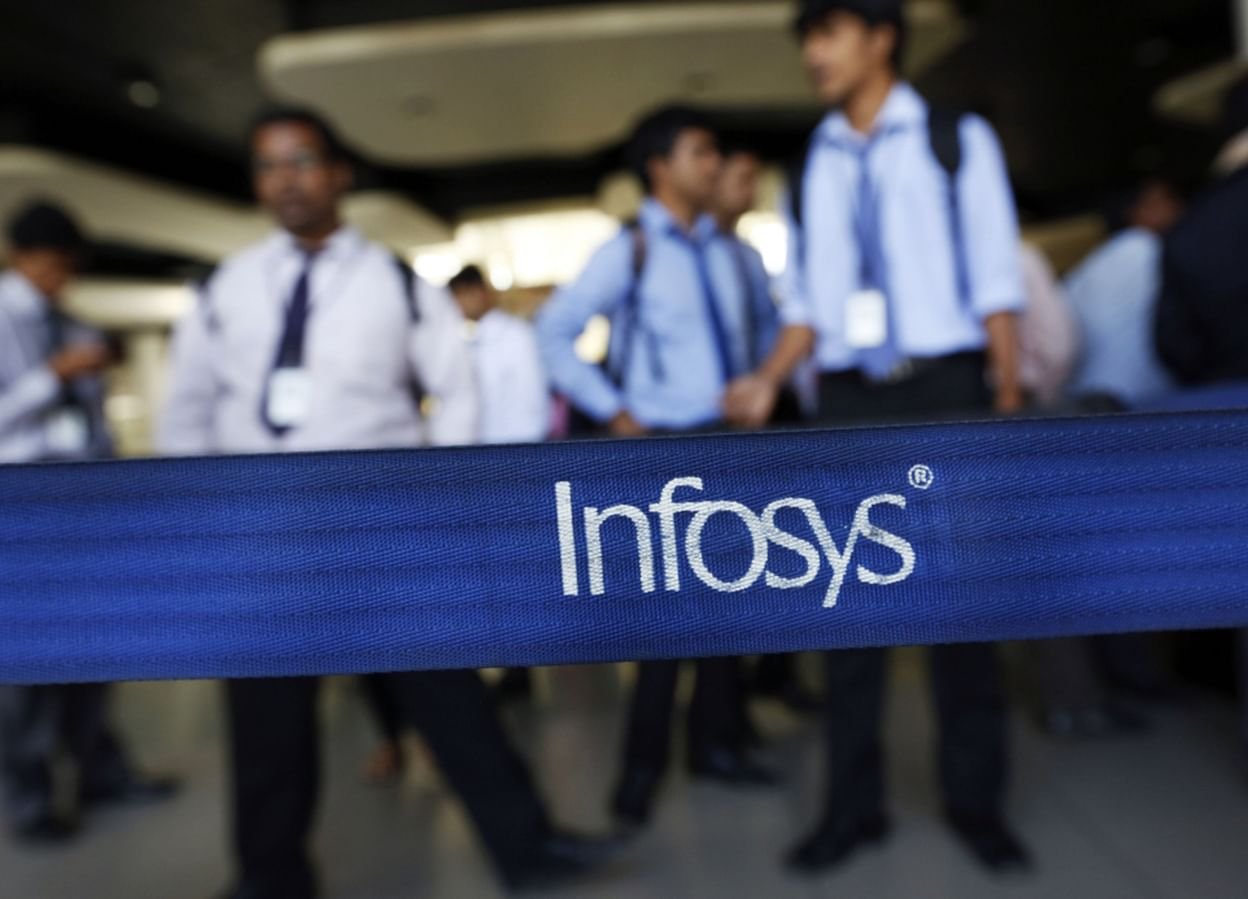 Infosys reports 2%quarter fall in Q4:Buyback of stocks at 1750.00