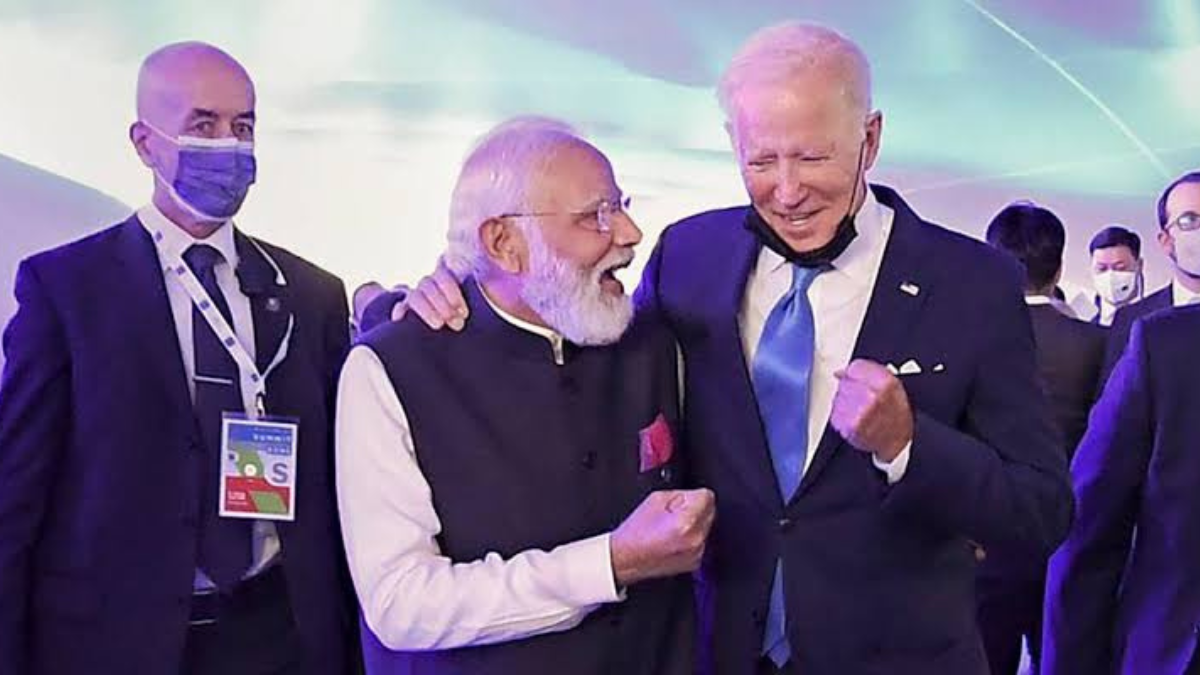 Joe Biden approaches PM Modi at the G20 meeting and gives him a nice hug | Watch - The India Wire