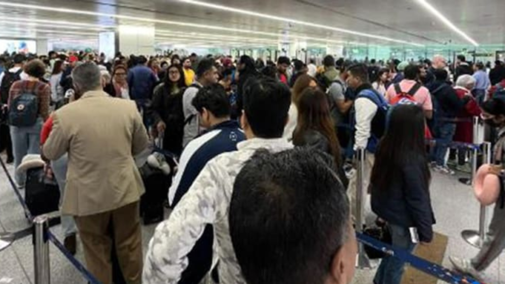 As the government intervenes, concerns about the overcrowding at the Delhi airport flood social media.