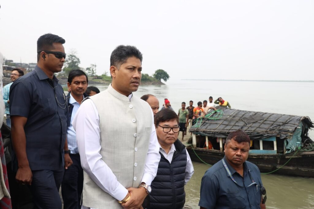 Assam: Water Resources Minister Pijush Hazarika visits Dibrugarh to take stock of the erosion