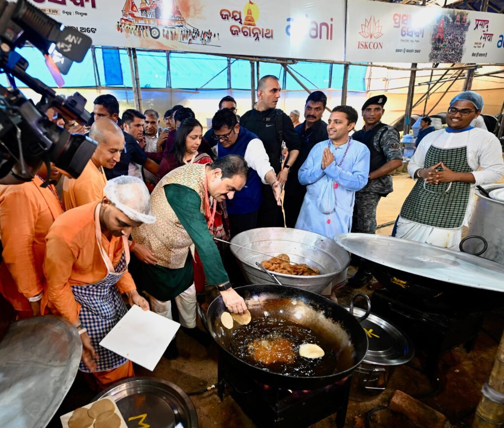 While chopping vegetables and frying puri Gautam Adani’s unique seva without Cameras at Rathyatra.